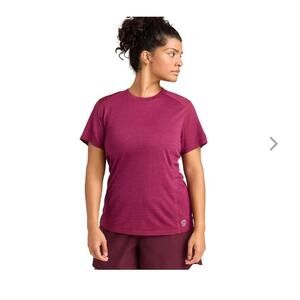 NWT allbirds Natural Run Short Sleeve Tee - MEDIUM - thrive crimson - MEDIUM